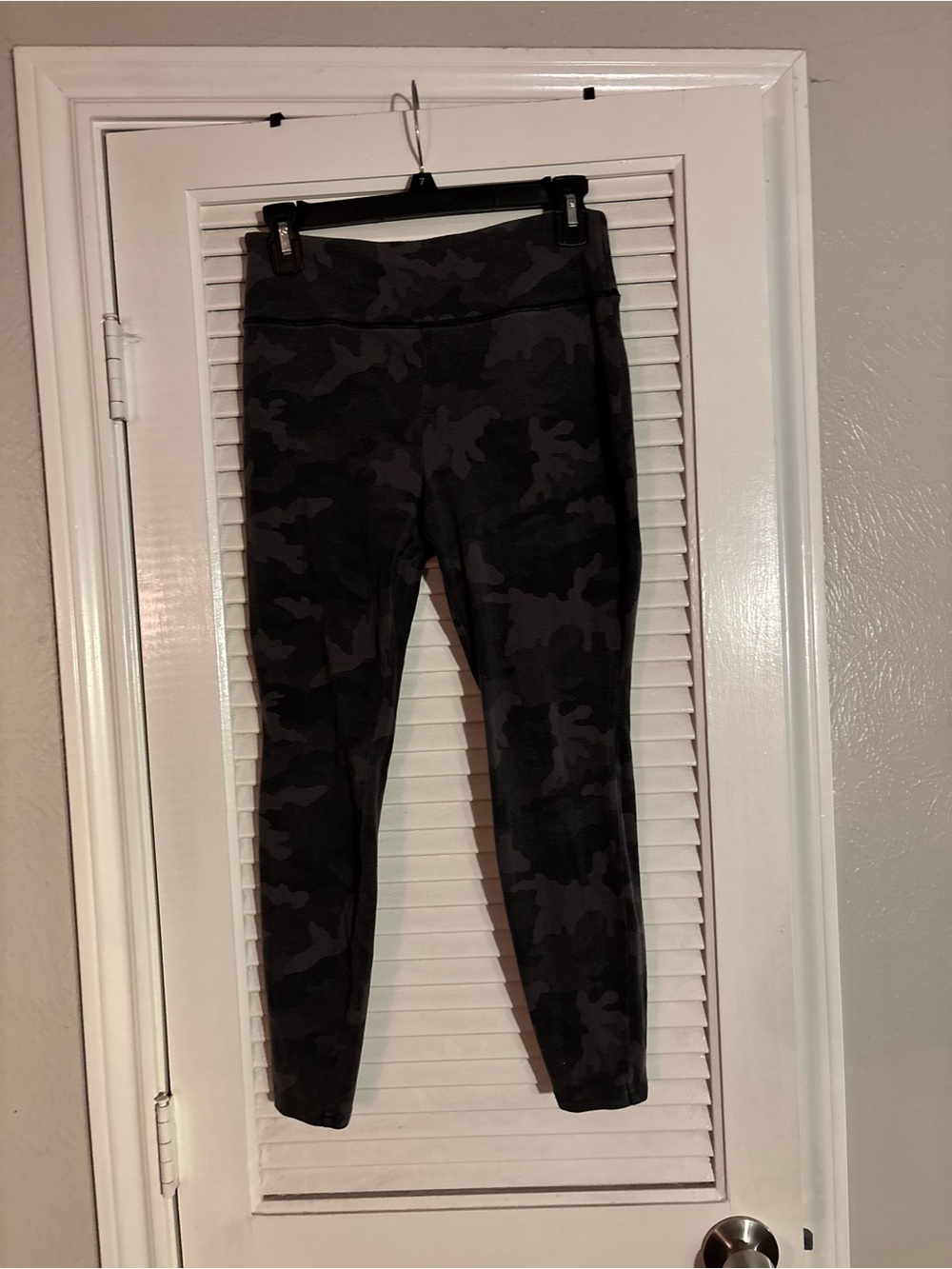 wild fable Gray Black Camo High-Waist Leggings